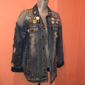 Jean jacket with buttons
